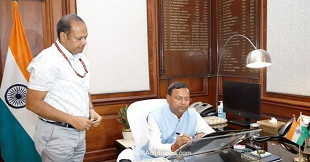 Shri Pankaj Chaudhary takes charge as Minister of State for Finance in Ministry of Finance