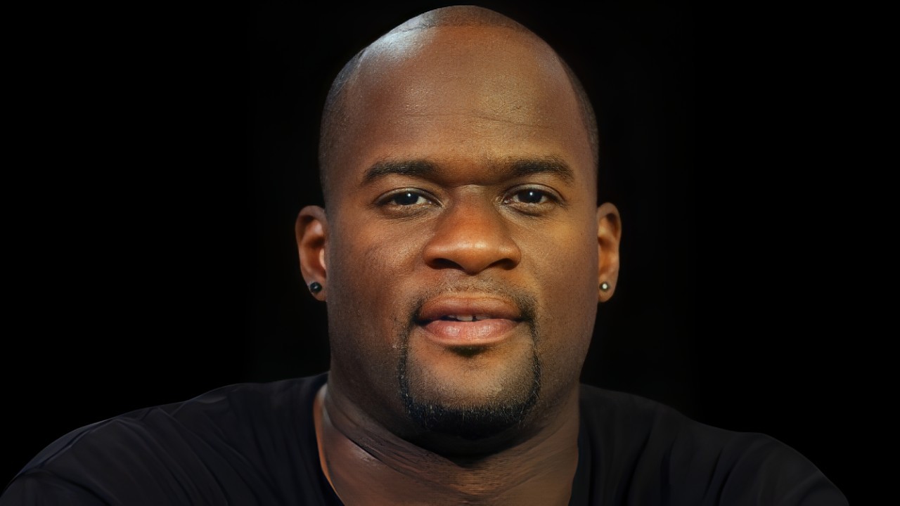 Vince Young Net Worth 2024 (FORBES) Salary, Assets Net Worth Club 2024